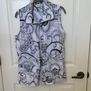 Elegant Black and White Paisley Women's Vest